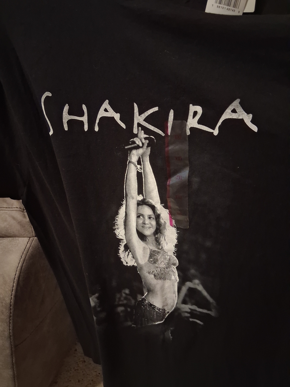 SHAKIRA Black Graphic Tee Size 2X